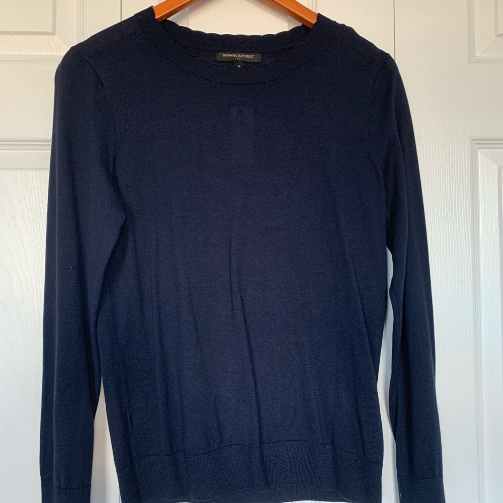 ✨ Scalloped mock neck ✨